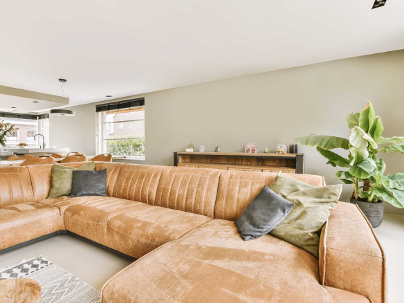 Sample Renovated apartment with balcony
