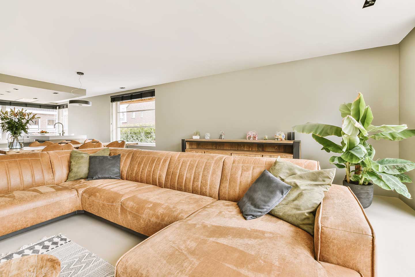 Sample Renovated apartment with balcony
